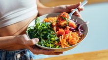 Dietas restritivas demandam acompanhamento nutricional. - nensuria/iStock