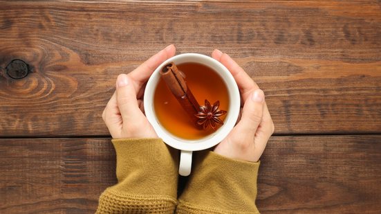 Essas receitas podem potencializar o seu chá de canela. - Natureveryday / iStock