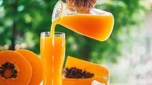 O suco de mamão com limão pode proporcionar benefícios surpreendentes! - Doucefleur / iStock