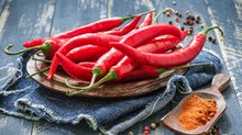 A pimenta está entre os alimentos considerados termogênicos, conheça outros que também podem te beneficiar. - YelenaYemchuk / iStock