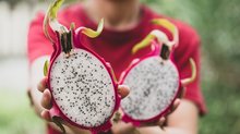 Entenda quais são os principais benefícios da pitaya e como essa fruta pode ajudar a melhorar sua saúde. - Nungning20 / iStock